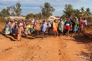 procesión funeraria en Madagascar