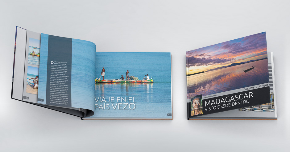 Madagascar el libro de fotografías, tapa y libro abierto en viaje en país Vezo