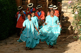 Tropa Hira Gasy, Madagascar