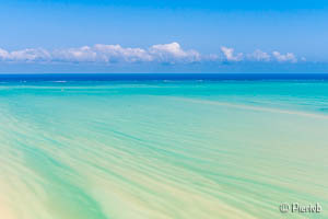 Laguna Ambatomilo y los arrecifes de coral en Madagascar